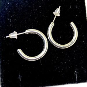 Silver Hoop Earrings fashion jewelry